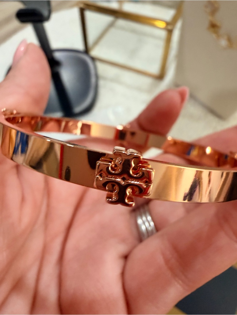 Tory Burch Classic Logo Hinge Rose Gold Bangle Bracelet | NEW | Size 8